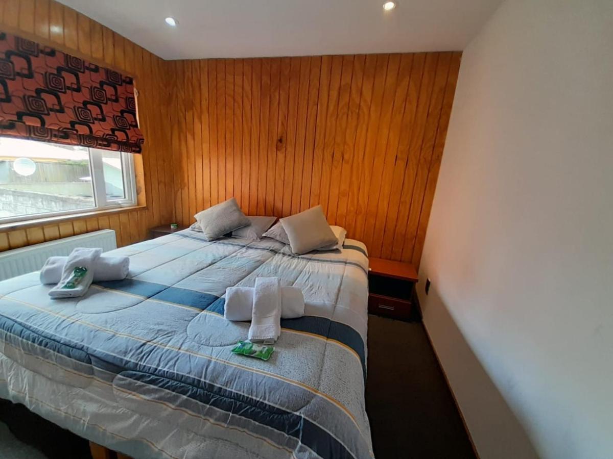 Almer Hostal Punta Arenas Exterior photo